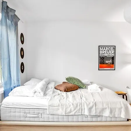 Design District W King Bed, Netflix, Tram And Bus Nearby *