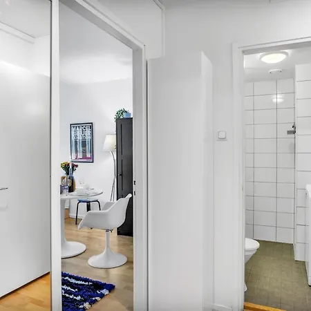 Design District W King Bed, Netflix, Tram And Bus Nearby * Helsingfors
