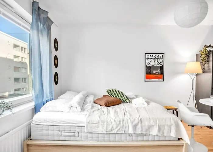 Design District W King Bed, Netflix, Tram And Bus Nearby *