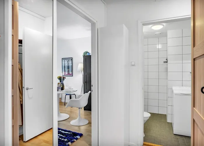 Design District W King Bed, Netflix, Tram And Bus Nearby * Helsinki